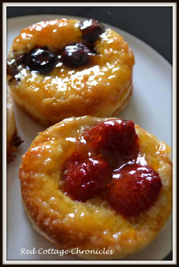 Puff pastry fruit tarts Puff pastry fruit tarts