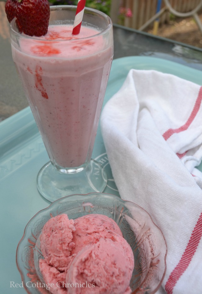 strawberry ice cream and shake