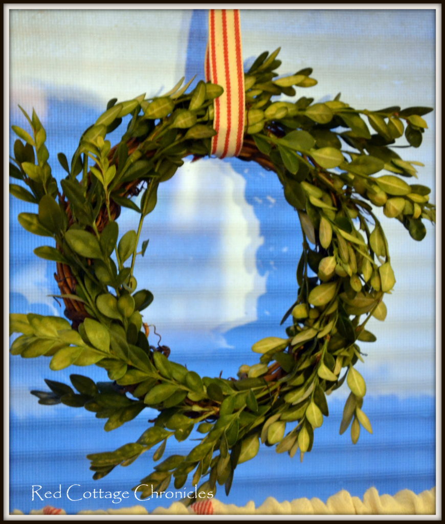 Mini Boxwood Wreath