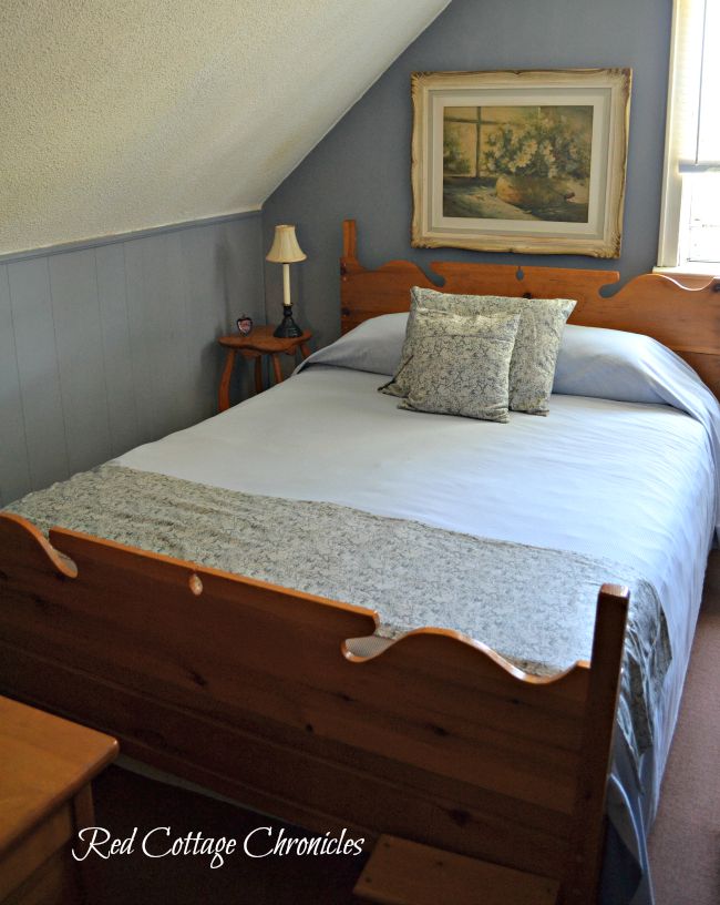 Cottage loft bedroom