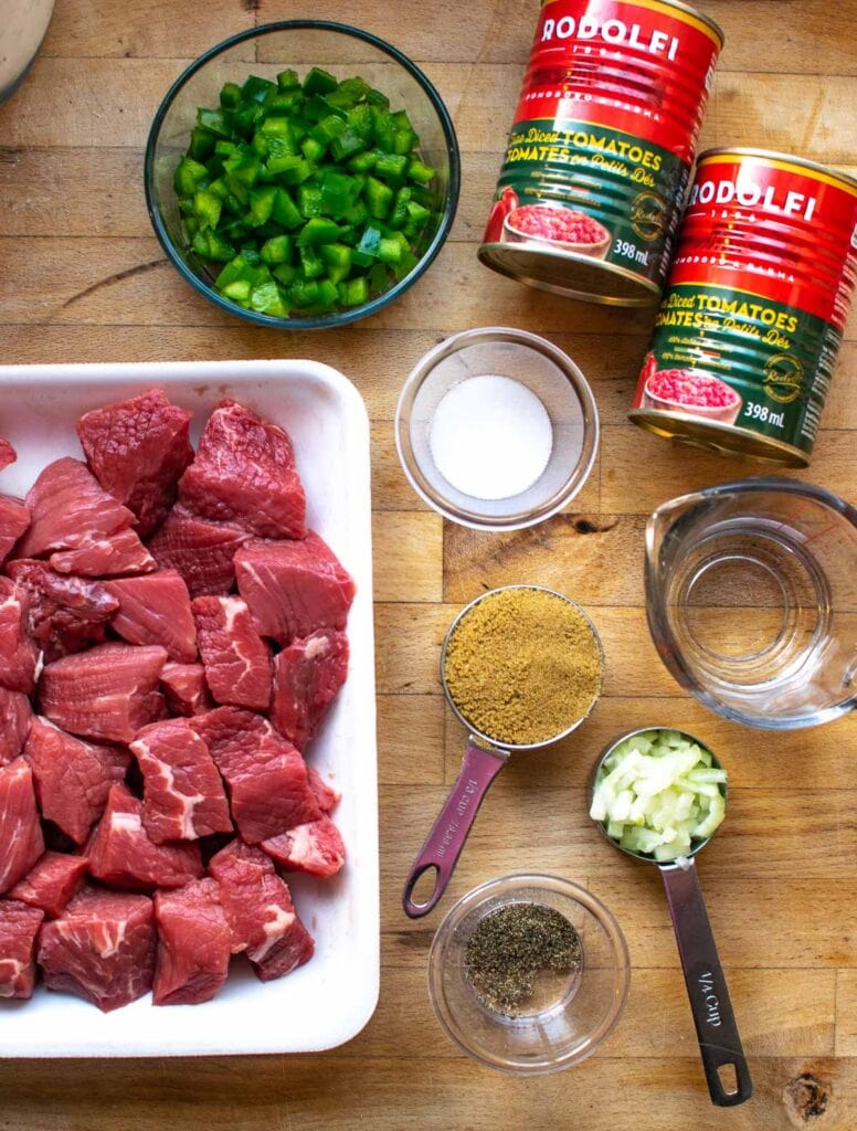 Ingredients to make sweet and sour steak in the slow cooker.