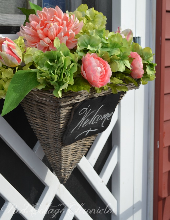 How to make a flower basket instead of a spring wreath for your front door