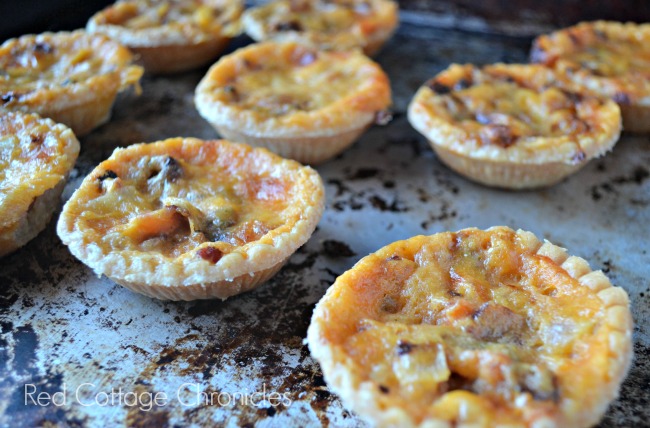 This savory tart made with cheddar and bacon are perfect for a picnic