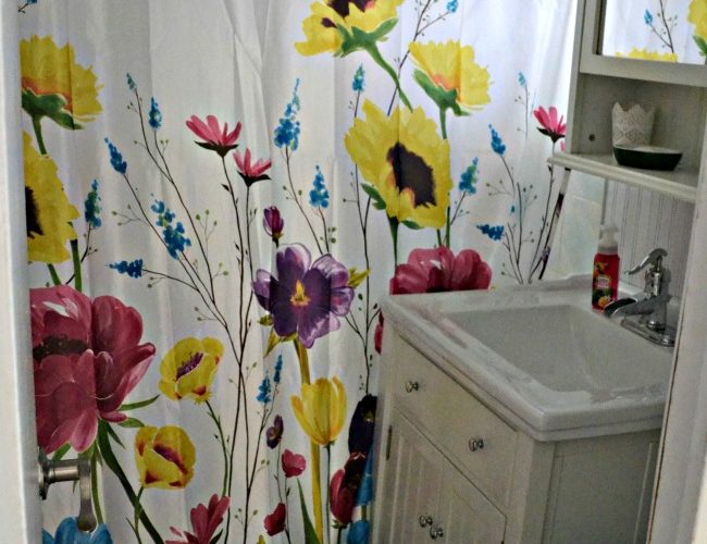 small bathroom decor