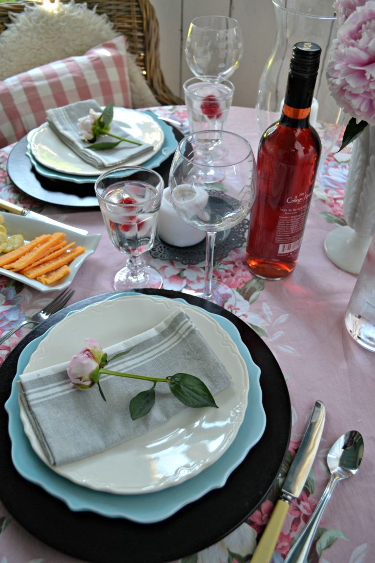 Table for Two – Getting Back to Leisurely Dining
