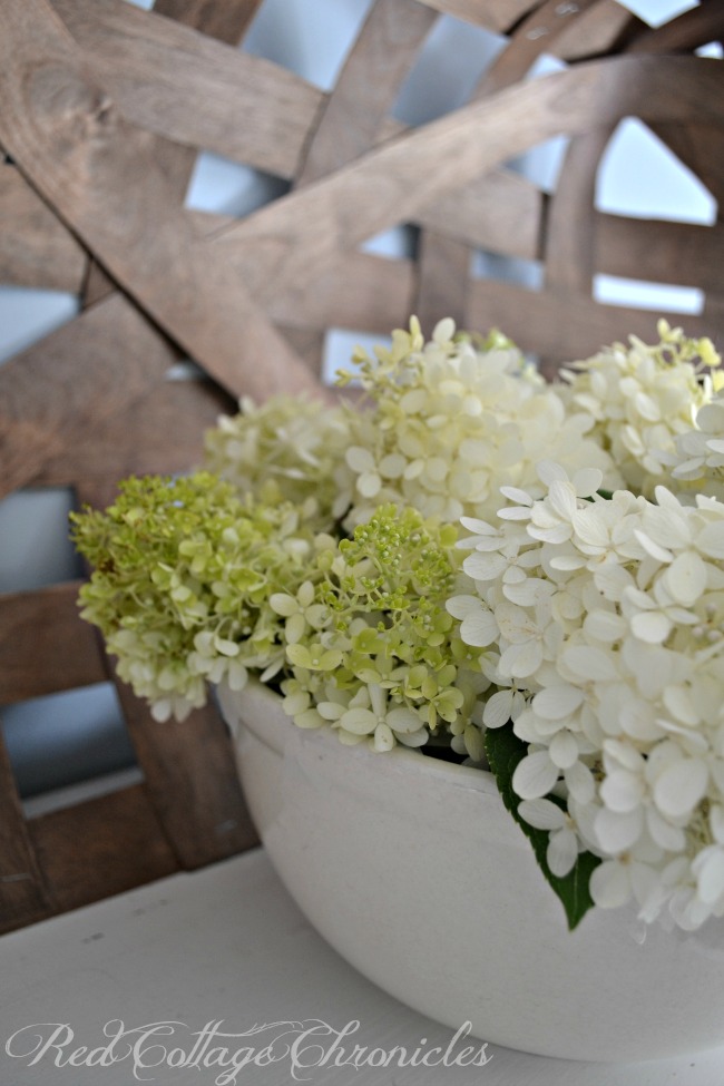 Easy DIY Hydrangea Arrangement