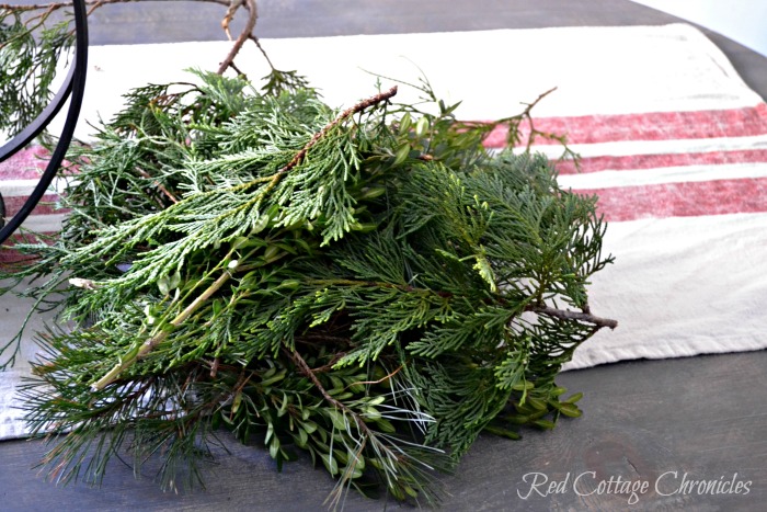 DIY Christmas Centrepiece