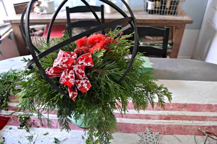 DIY Christmas Centrepiece