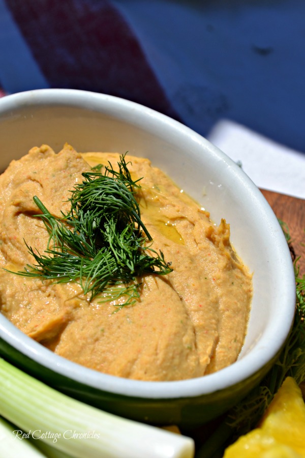 veggie board dill hummus