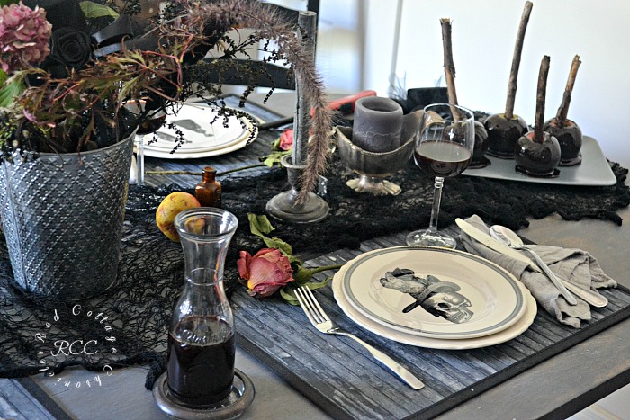 Elegantly Eerie Halloween tablescape