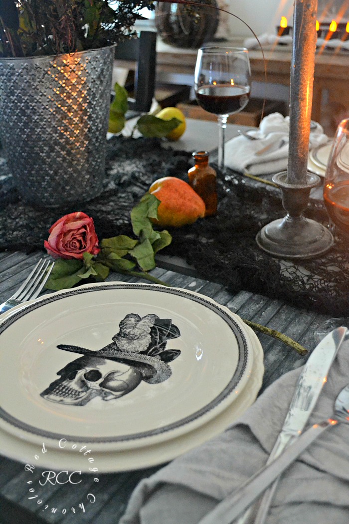 Elegantly Eerie Halloween Tablescape