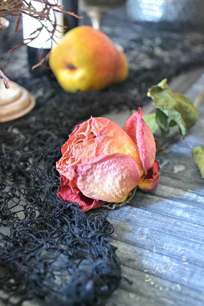 elegantly eerie halloween tablescape