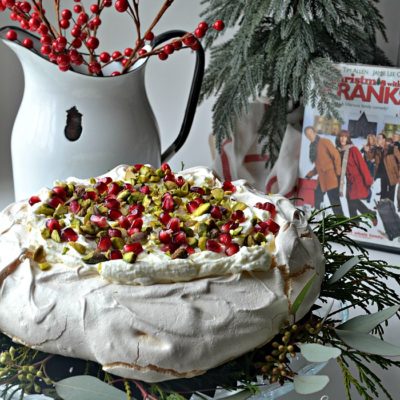 Christmas Movie Blog Hop – White Chocolate Pistachio Pavlova