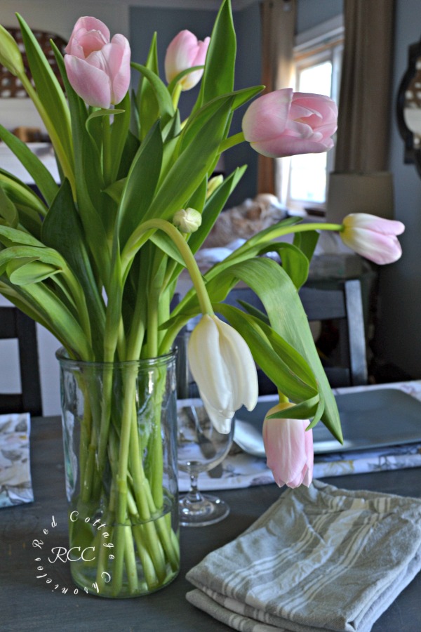 setting everyday tablescapes is a simple and inexpensive thing you can do to encourage a return to the table to enjoy a leisurely dinner