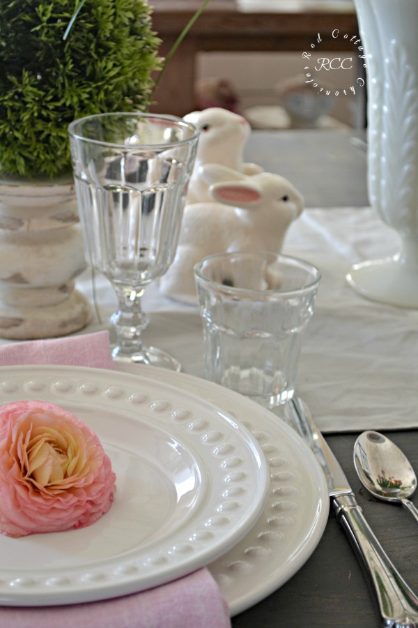 easy spring table decor