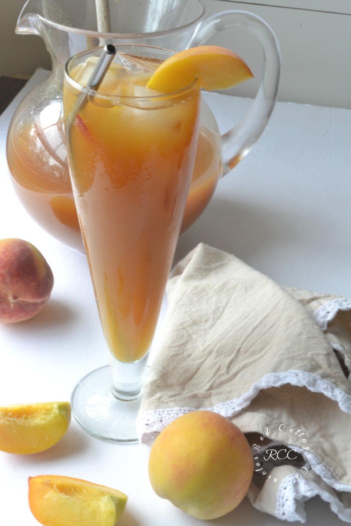 Peach Iced Tea Cocktail