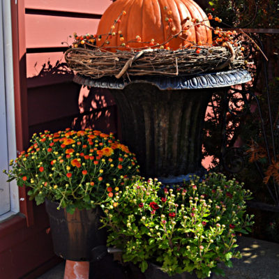 Easy Autumn Porch Decor & Easy Two Step Wreath