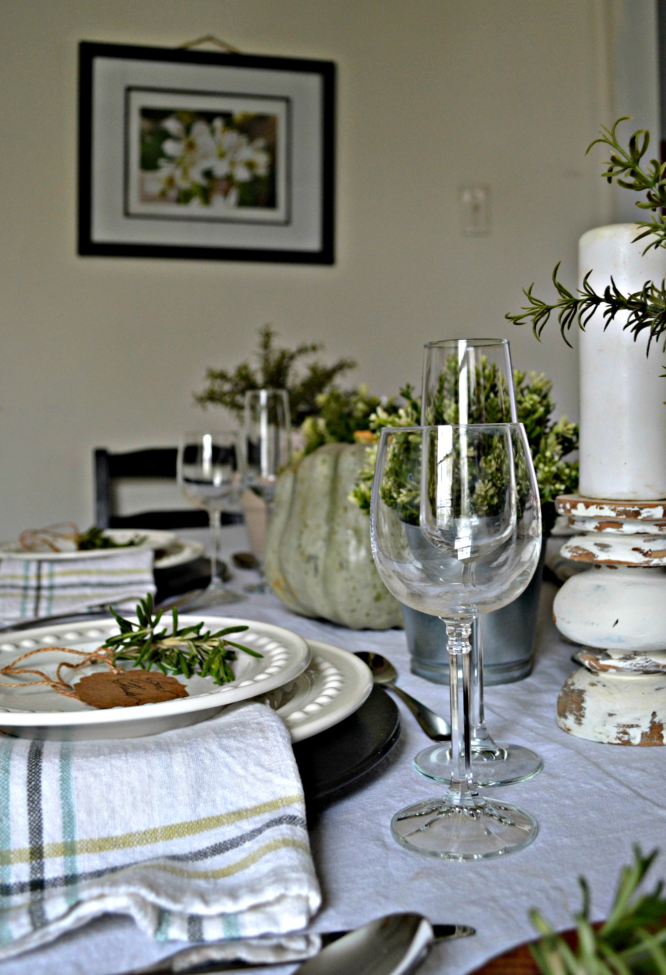 Simple Thanksgiving Tablescape