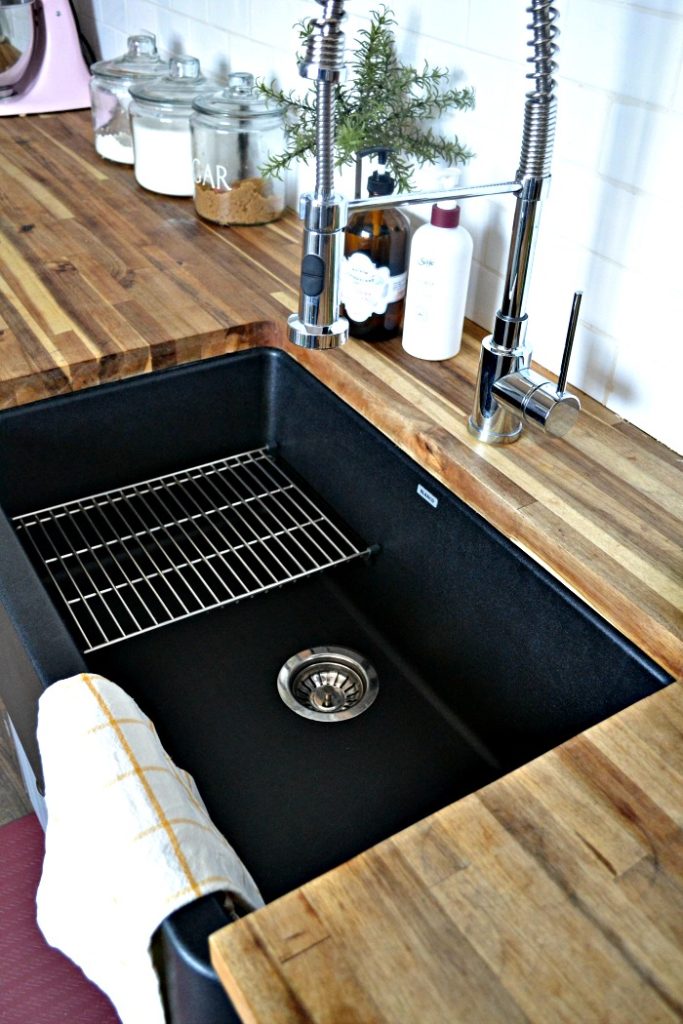 Black Farmhouse Sink