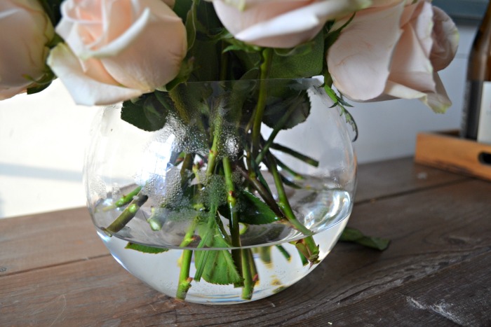 how to arrange roses in a rose bowl