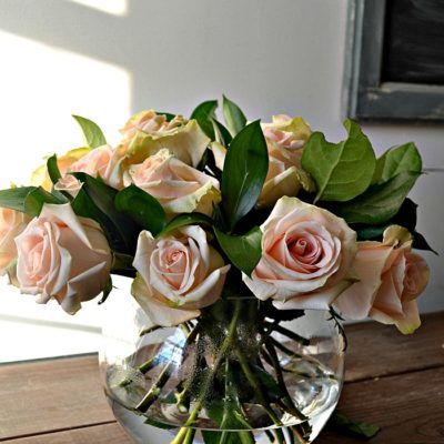 How to Arrange Roses
