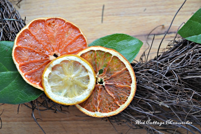 DIY dried citrus wreath