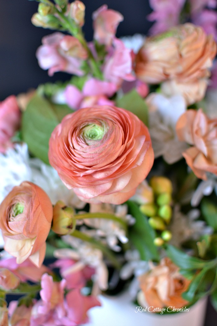 How to arrange spring flowers