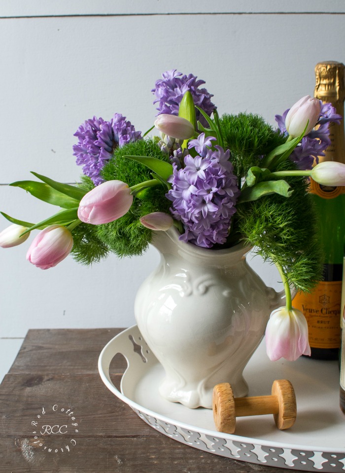 Easy Spring Flower Arrangement