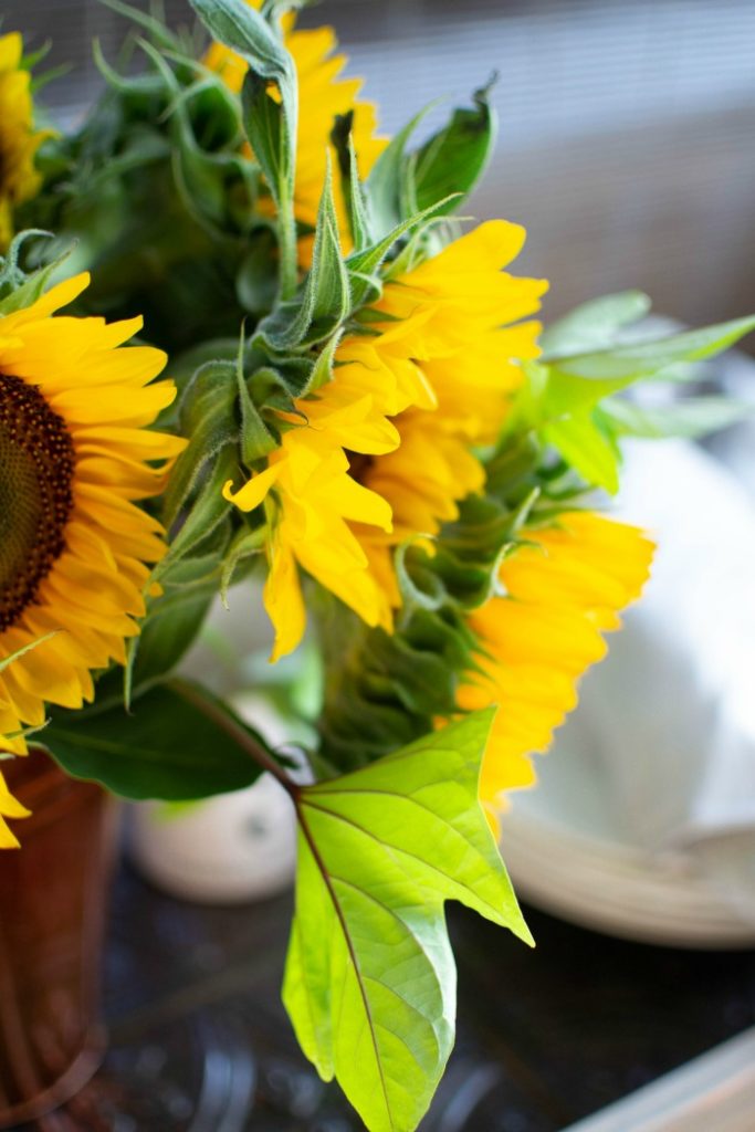 How to create stunning sunflower arrangements