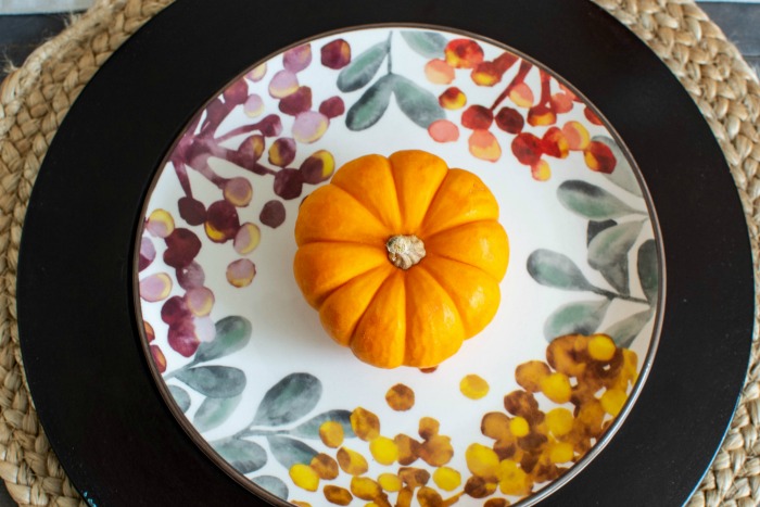 Simple Autumn Tablescape