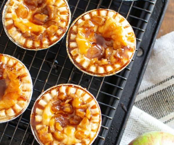 apple cider cheesecake tarts