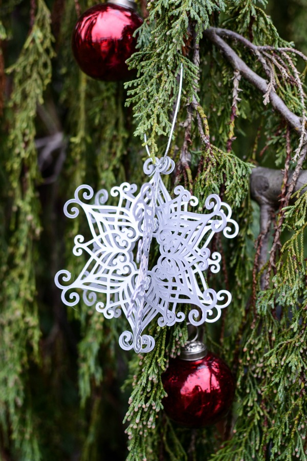 how to make a 3D snowflake ornament