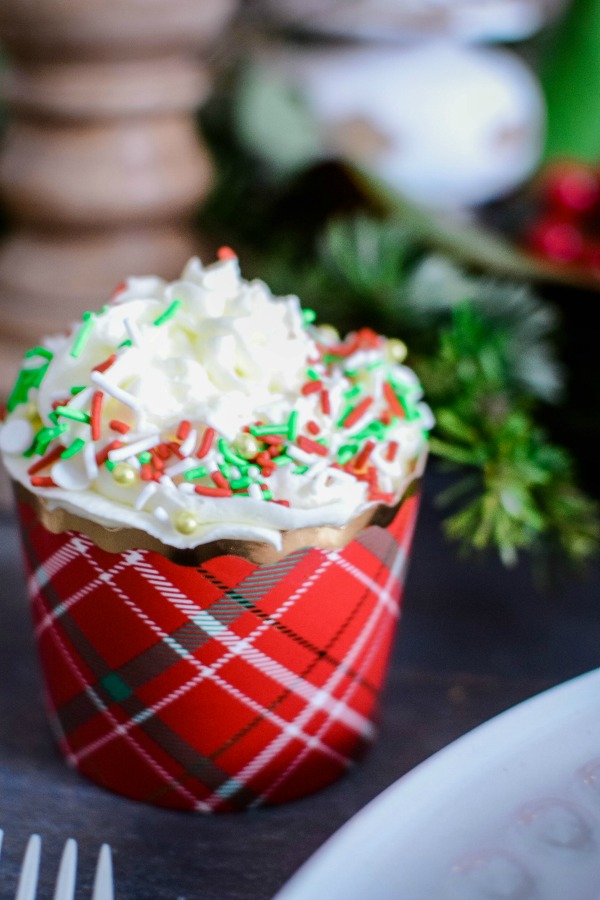 Mad for Plaid Christmas tablescape