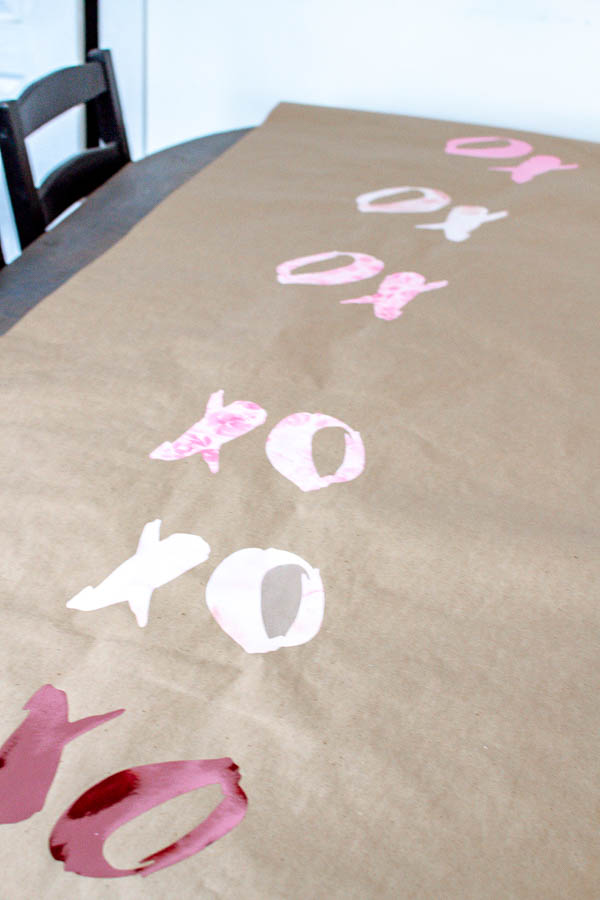 Cricut Valentine's Project - Valentine's Day table runner