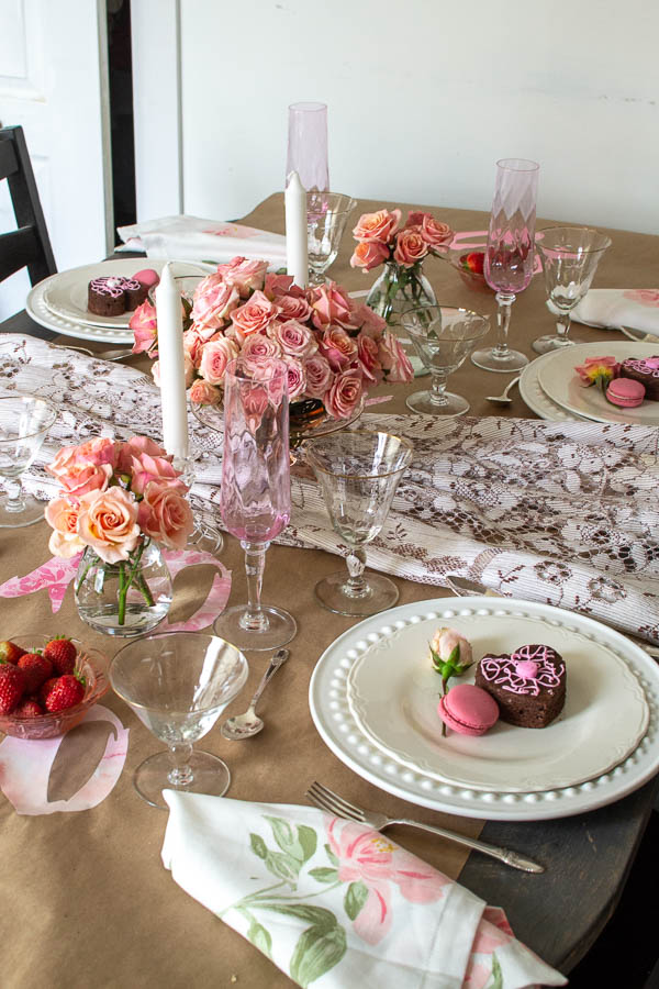 Blush Valentine's Day table decor ideas