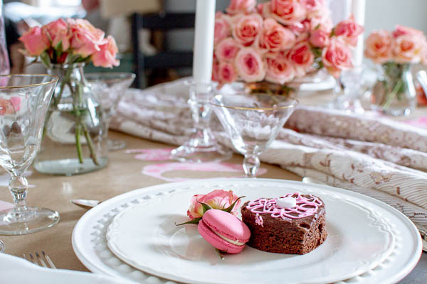 Valentine's Day Table Decor ideas that would also be perfect for a summer bridal shower
