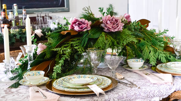 Elegant Christmas Table Decor