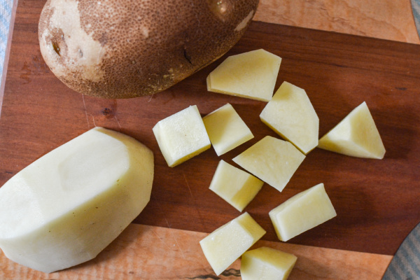 Cutting potatoes for roasting