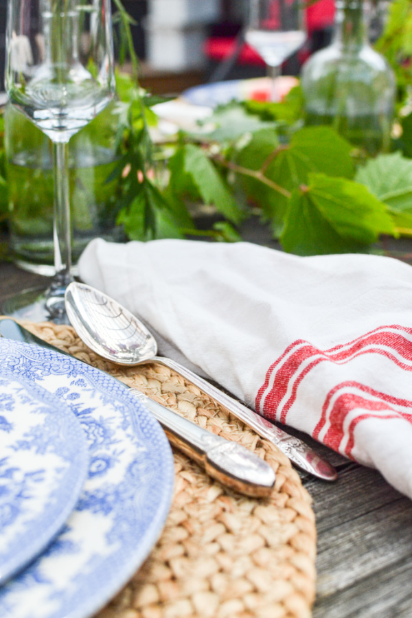 summer dinner party ideas for a casual outdoor dinner