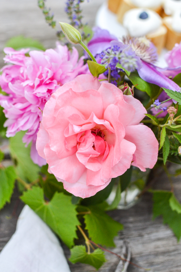 Garden flower centrepiece for a summer tables cape