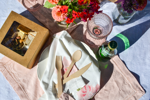 Compostable flatware and cloth napkins for a picnic