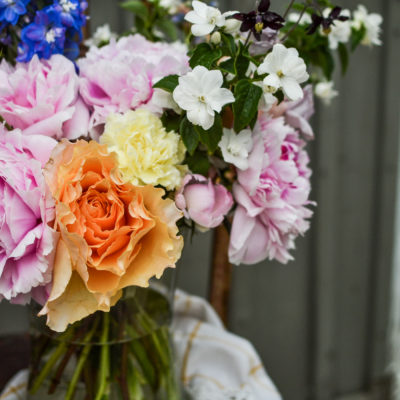 How to Make a Hand Tied Bouquet with Garden Flowers