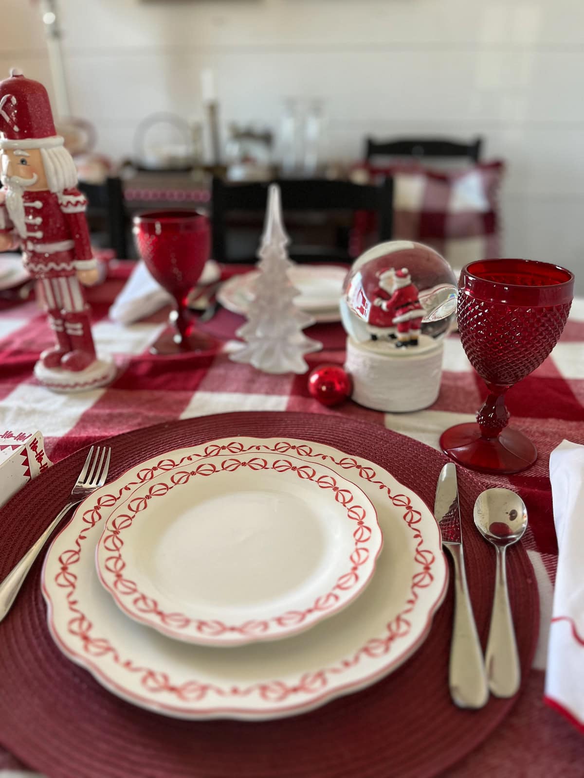 A Red and White Christmas Table Setting - Red Cottage Chronicles
